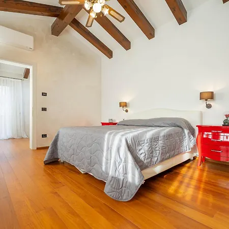 Isabella - Venice Retreat - Swimming Pool And Garden *